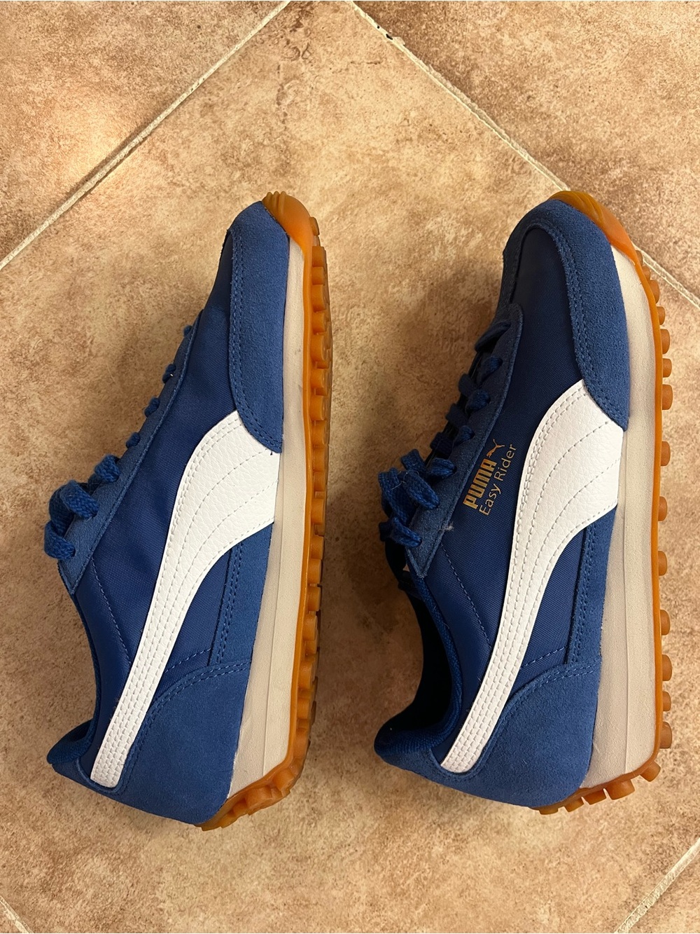 Puma Blue and White Retro Runner with Gum Sole (Women / Big Kid)